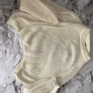 Crop sweater with baggy sleeves